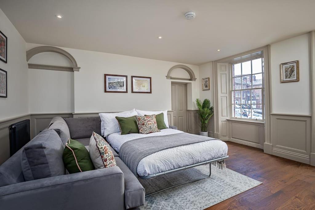 Paradise Square-Remodelled 18Th Century Apartment Sheffield Eksteriør billede